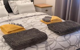 Tanis Apartments